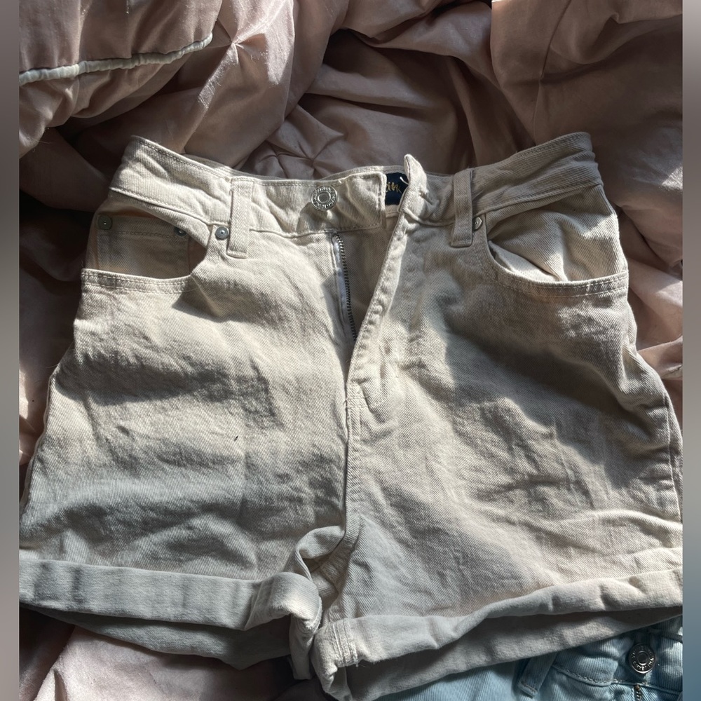 3/25, indigo rein, canvas/jean material, tan/cream shorts